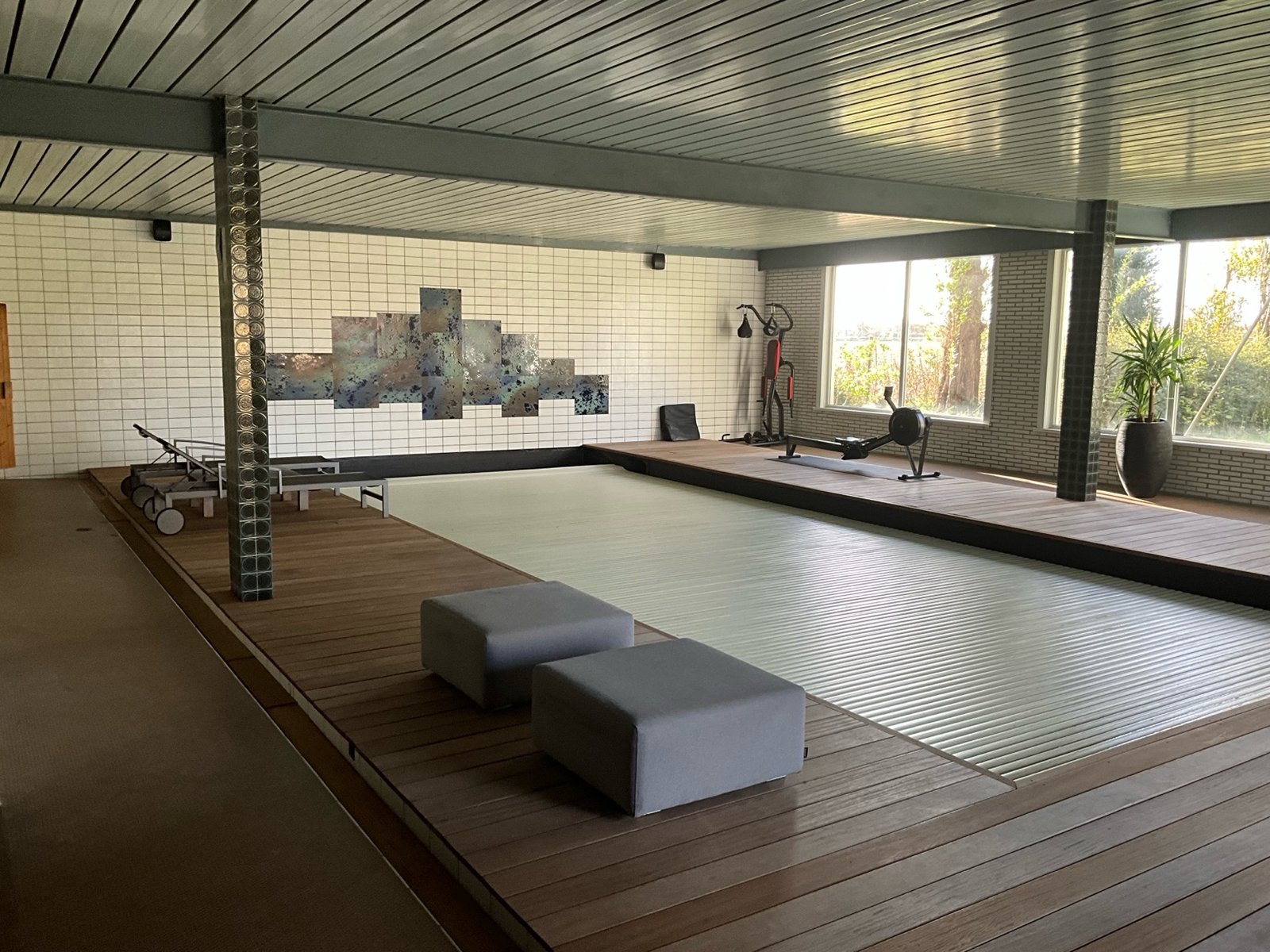 Urban Oasis indoor pool room in Maaseik – view 1