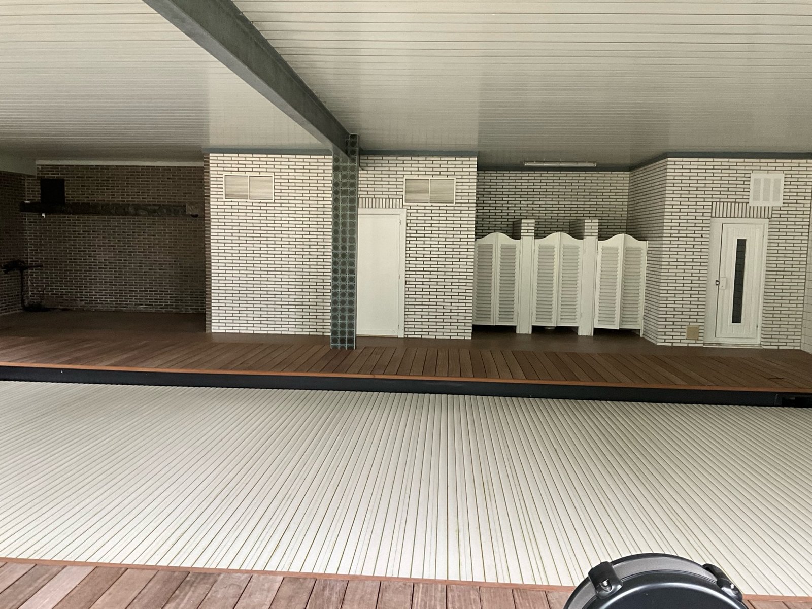 Urban Oasis indoor pool room in Maaseik – view 3