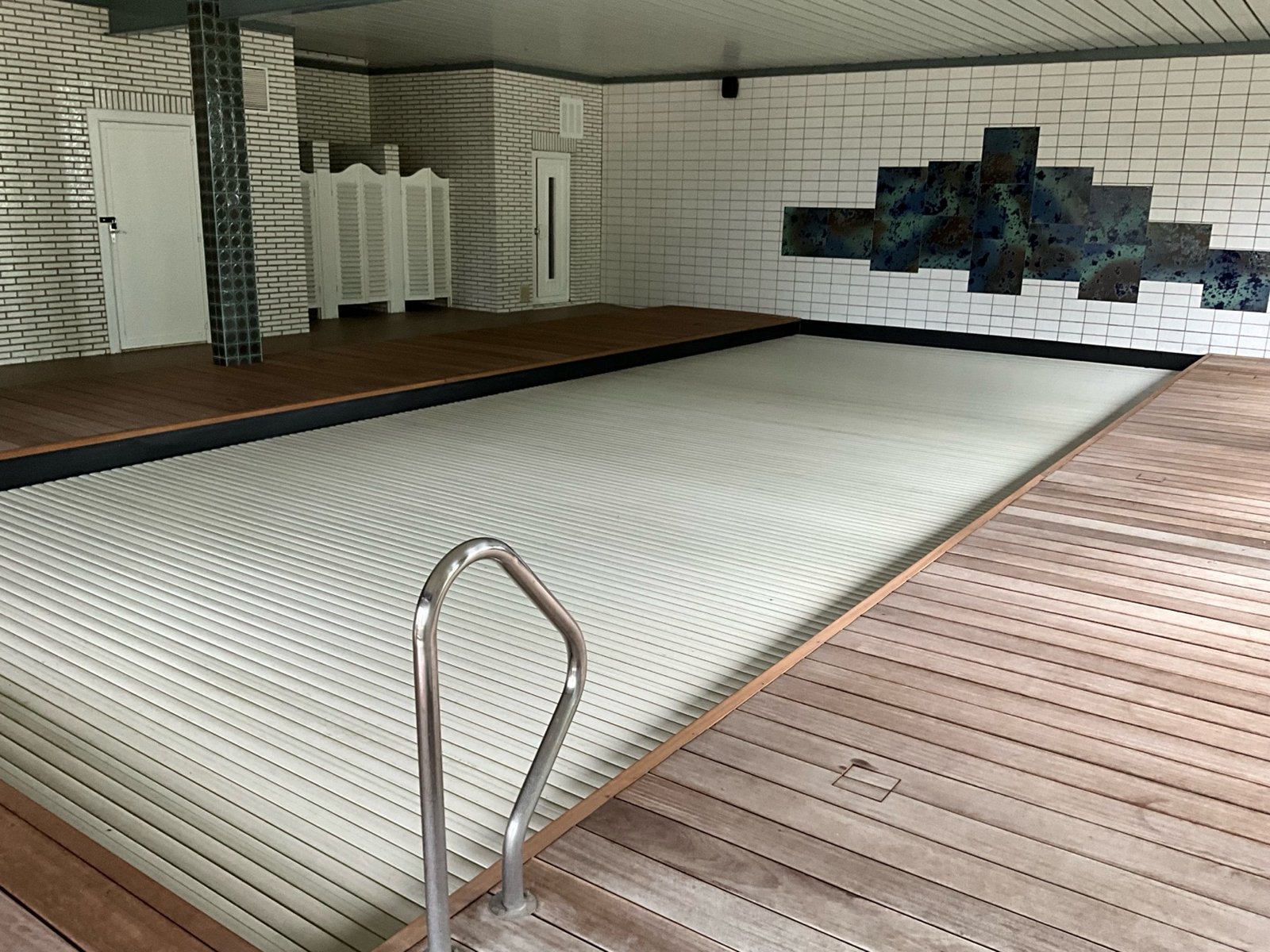 Urban Oasis indoor pool room in Maaseik – view 4