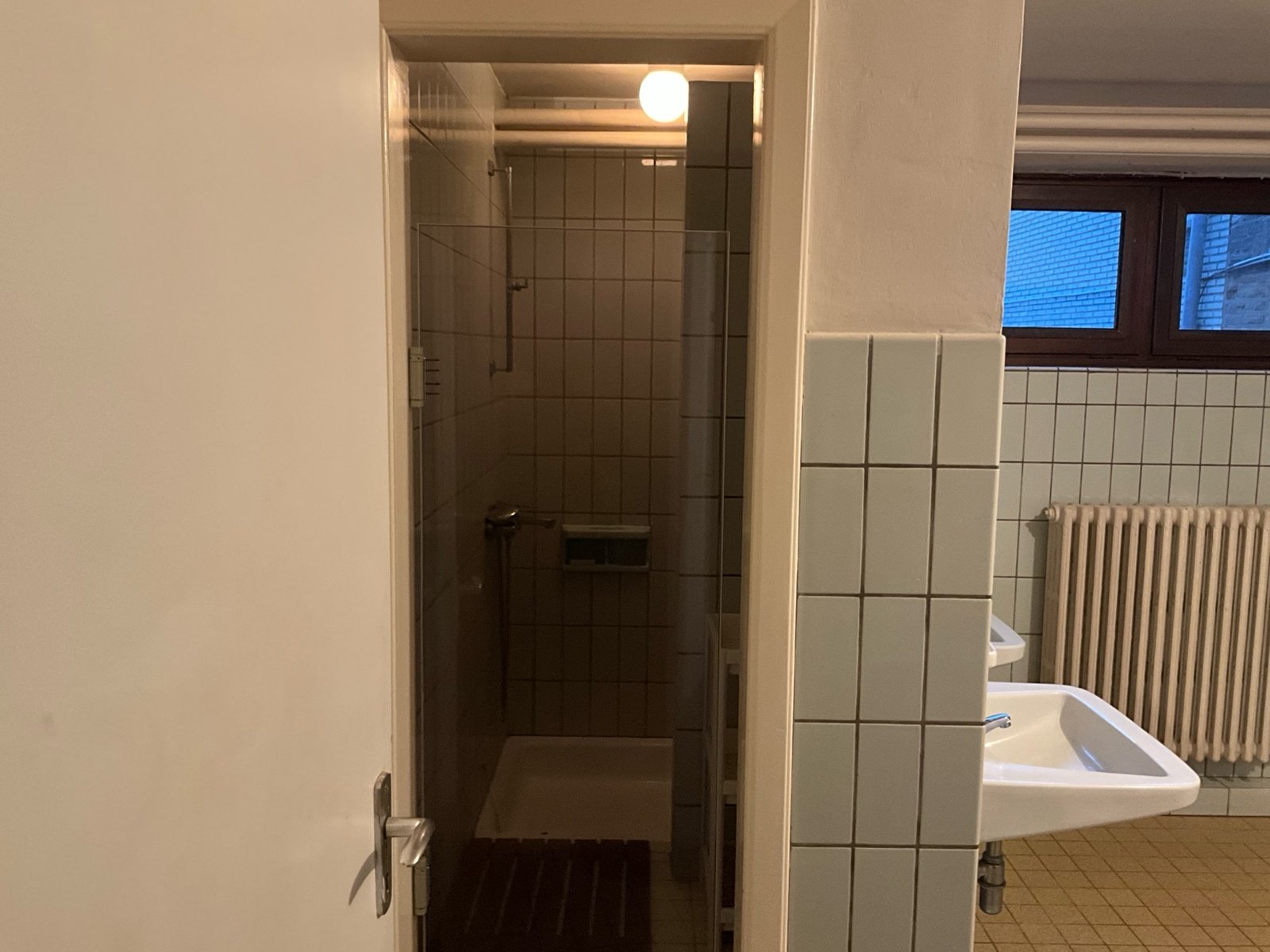 Urban Oasis sanitary area with sinks in Maaseik – view 1